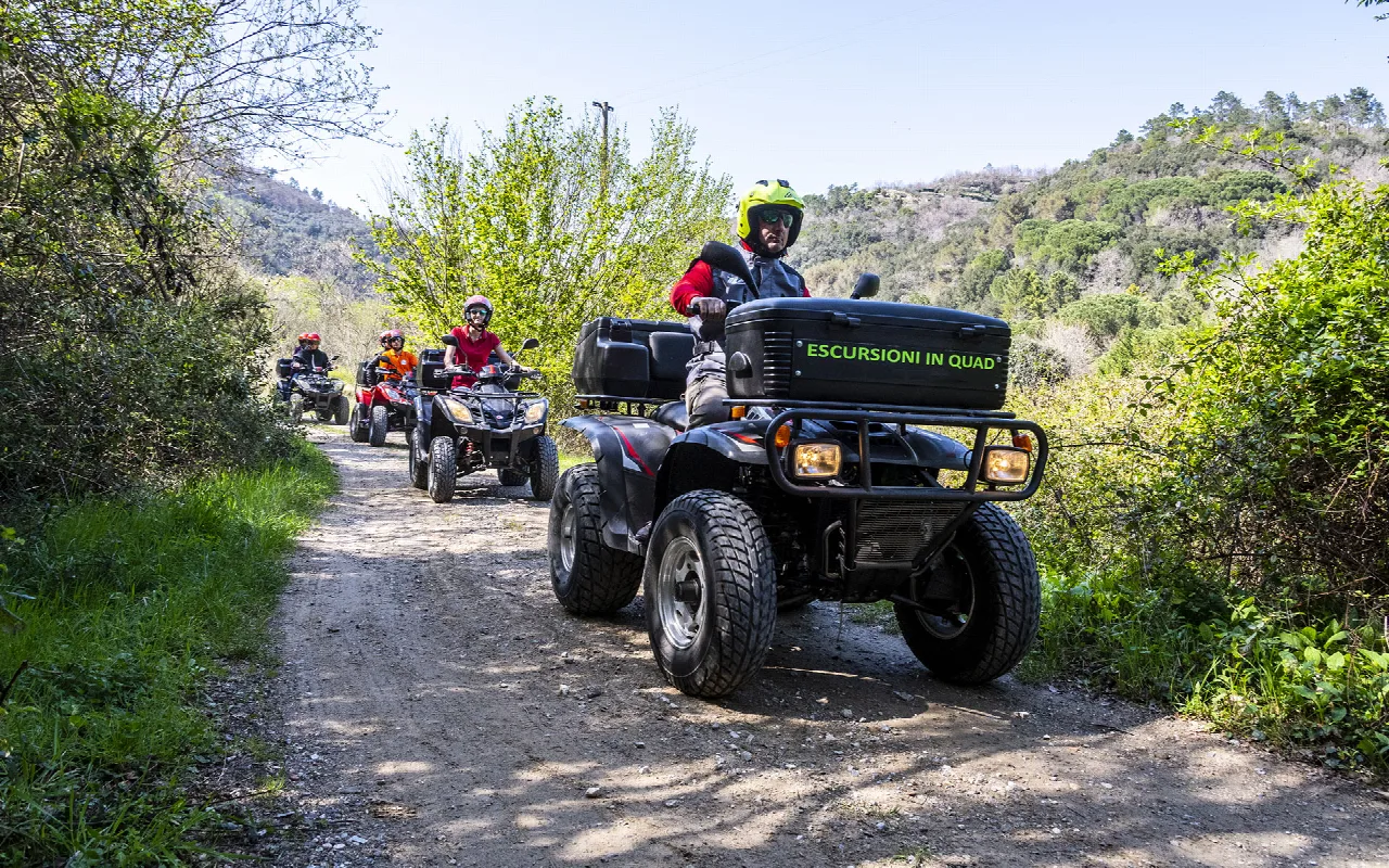 Un momento di un’escursione in quad tra amici